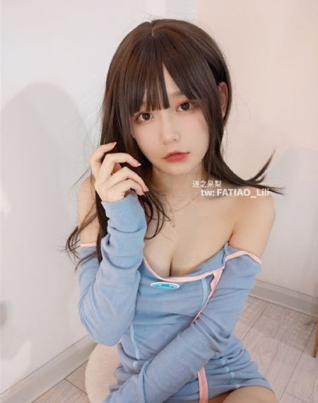 精品国产v无码免费看白衣服_720电影完整版在线观看