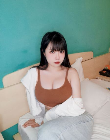 看富婆和小伙子日B大片免费看_BD英语完整在线观看