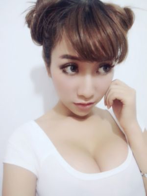 偷偷干夜拍w_BD国语迅雷电影在线