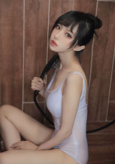伊人久久久久_超清在线播放